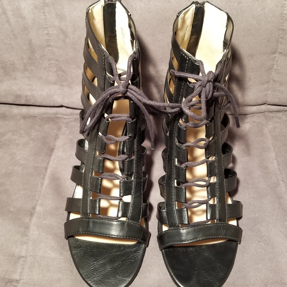 XOXO  Sexy black heels